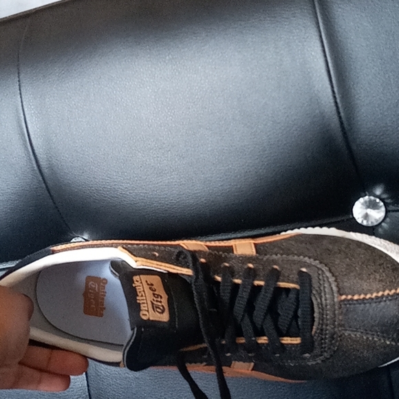 Shoe - Picture 4 of 5